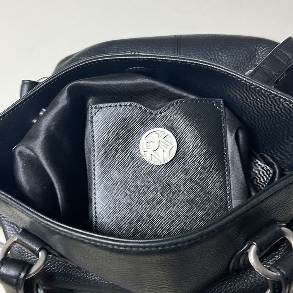 DKNY Black leather large bag - Picture 11 of 11